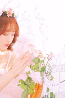 《年轻女教师》hd在线